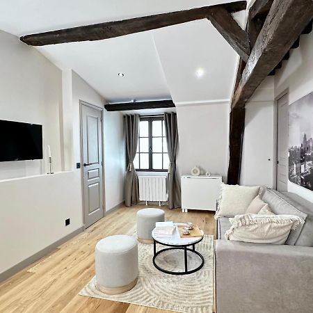 Le Marais' Finest Luxurious Apartment ปารีส ภายนอก รูปภาพ