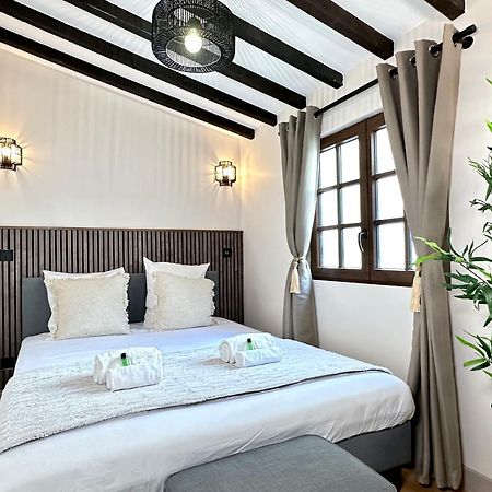 Le Marais' Finest Luxurious Apartment ปารีส ภายนอก รูปภาพ