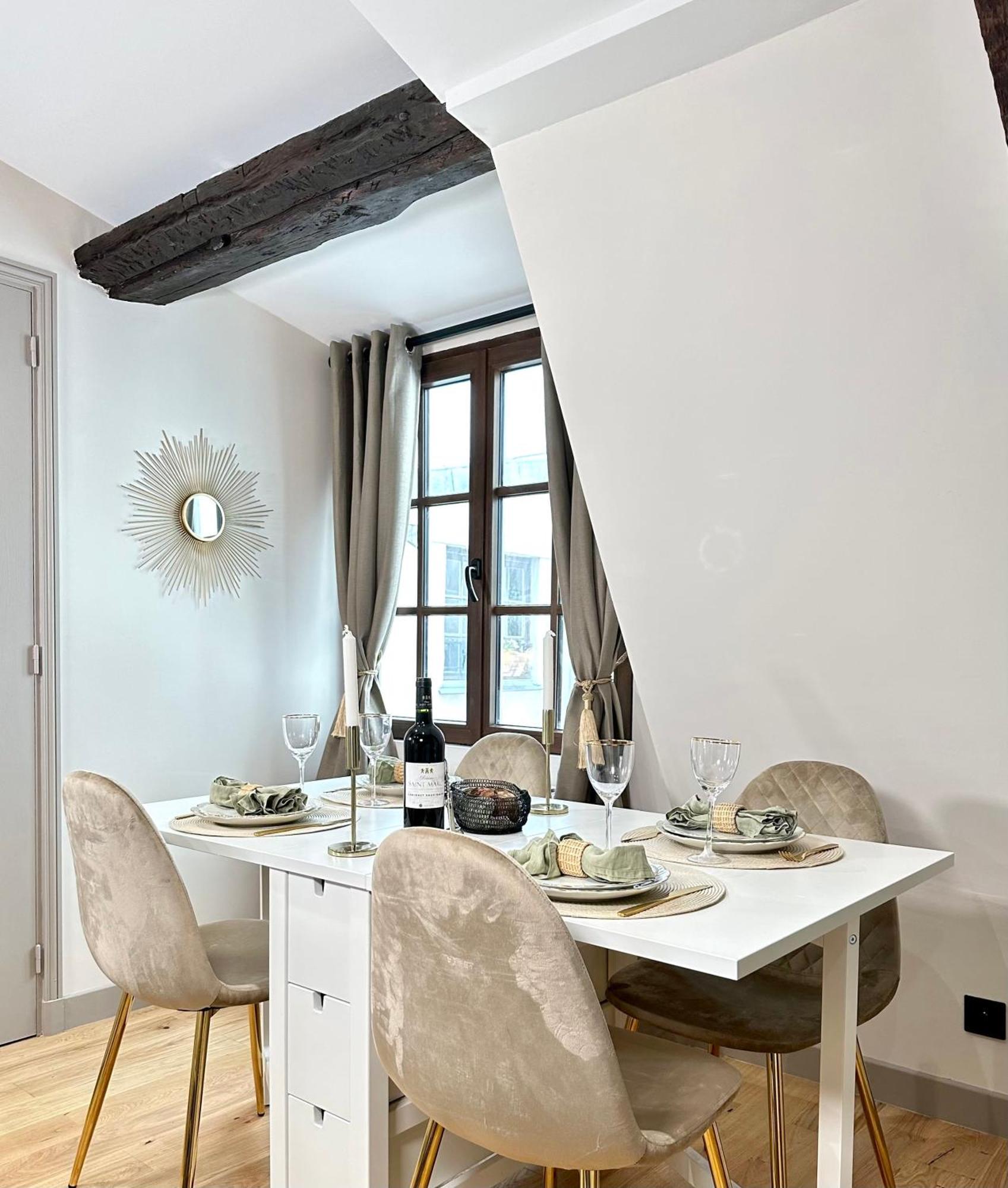 Le Marais' Finest Luxurious Apartment ปารีส ภายนอก รูปภาพ