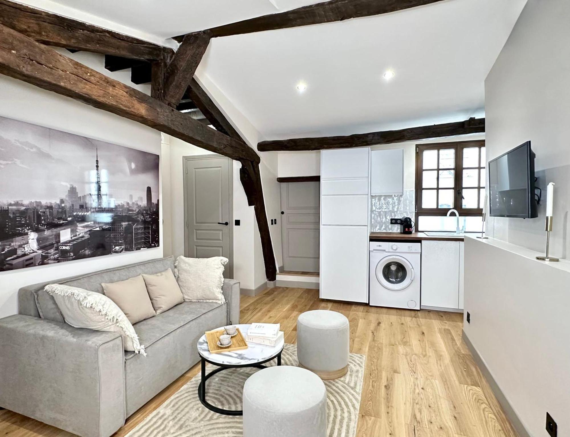 Le Marais' Finest Luxurious Apartment ปารีส ภายนอก รูปภาพ