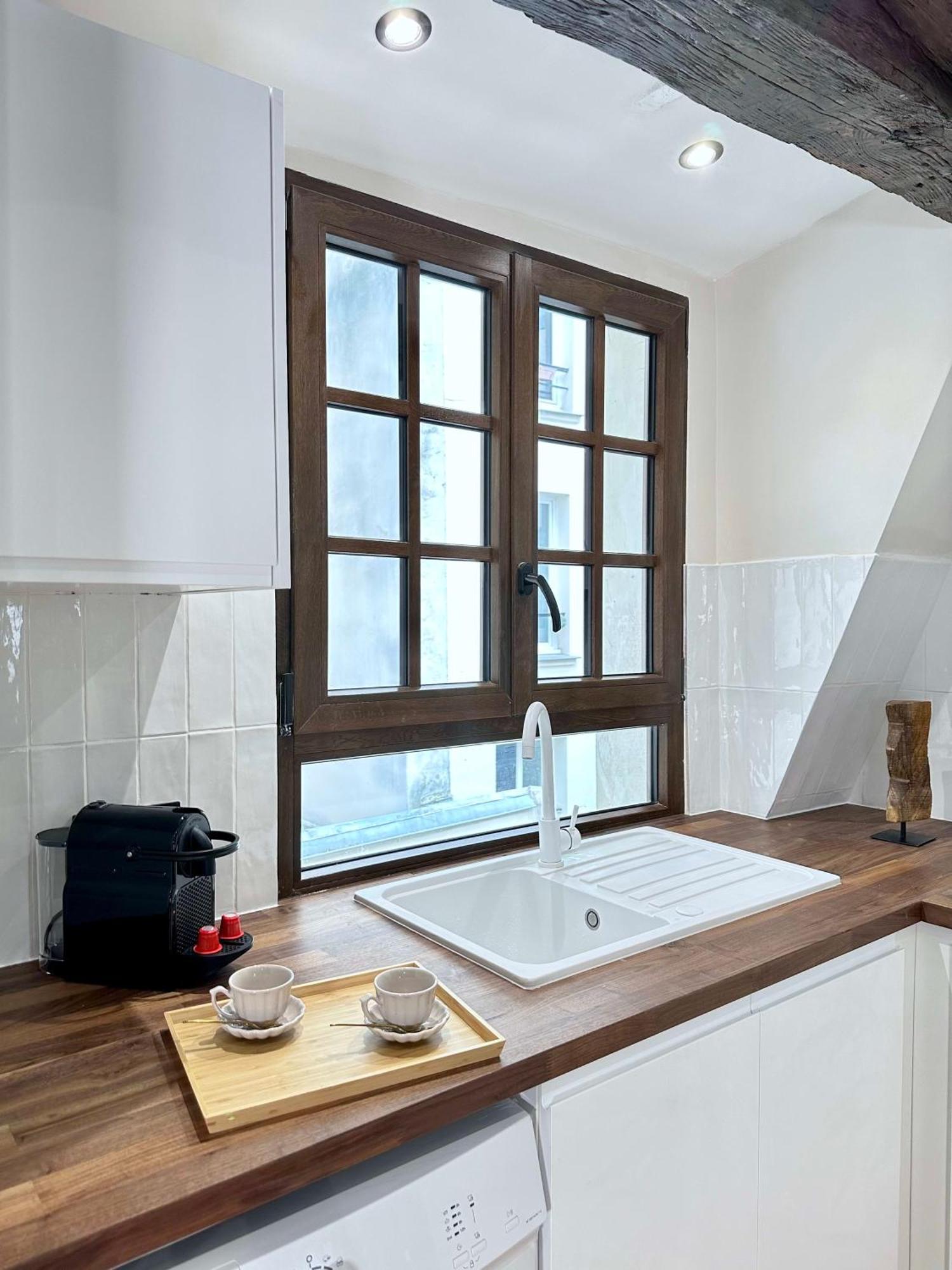Le Marais' Finest Luxurious Apartment ปารีส ภายนอก รูปภาพ