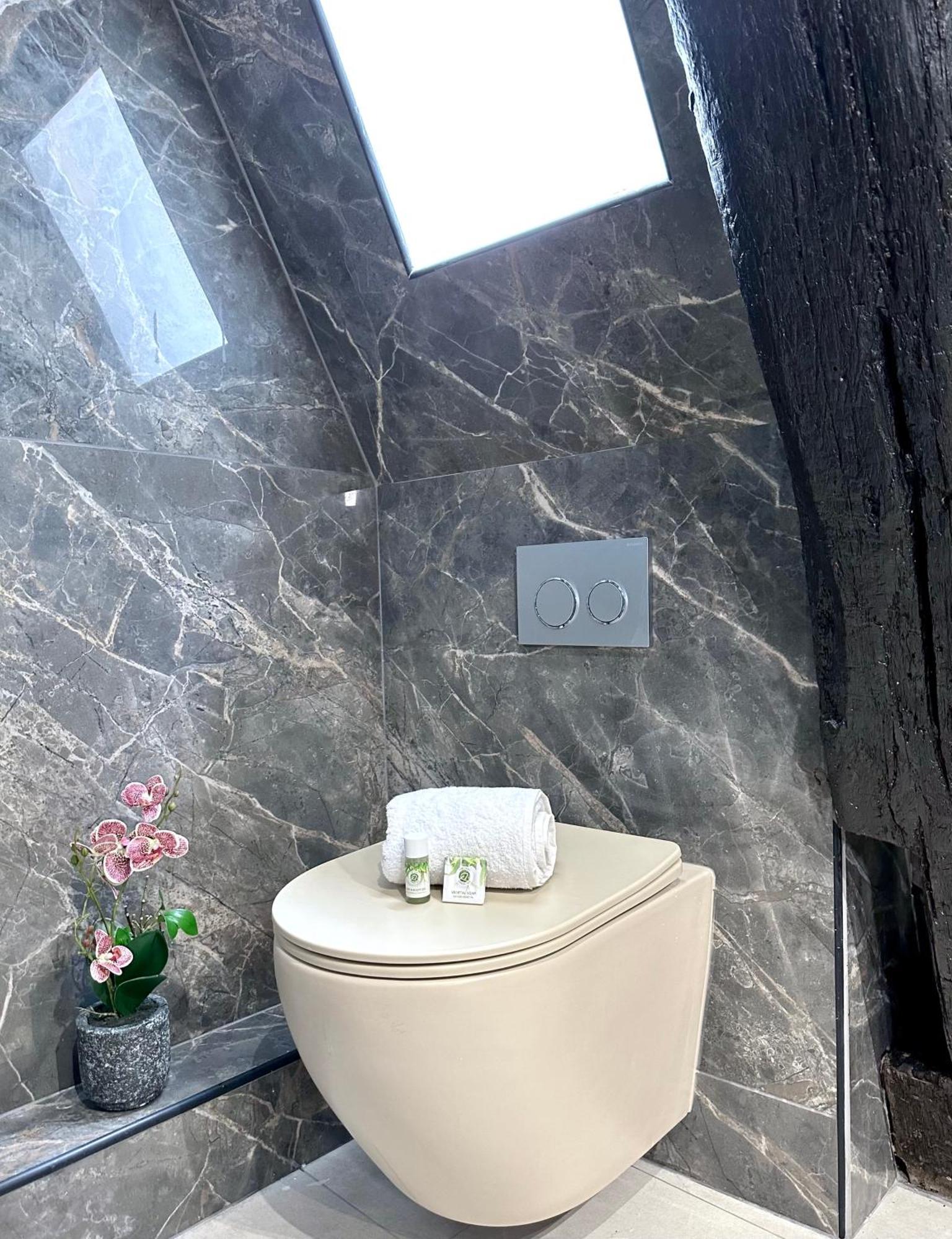 Le Marais' Finest Luxurious Apartment ปารีส ภายนอก รูปภาพ